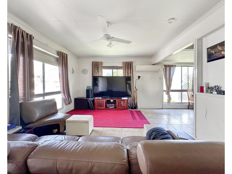 11 Kennedy Drive, Moranbah QLD 4744