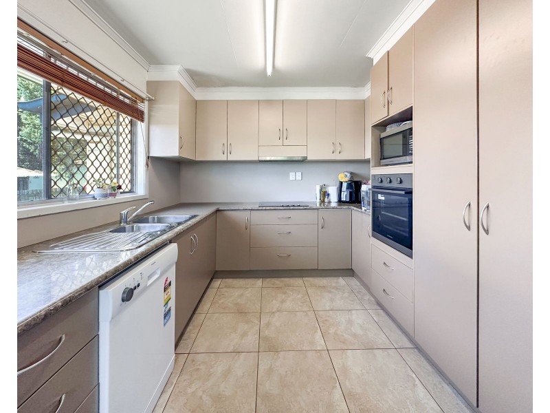 11 Kennedy Drive, Moranbah QLD 4744