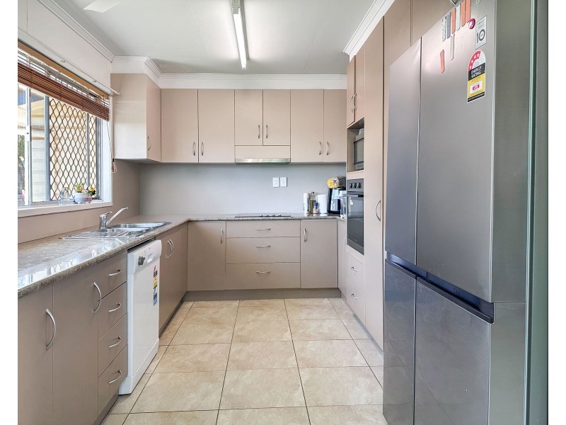 11 Kennedy Drive, Moranbah QLD 4744