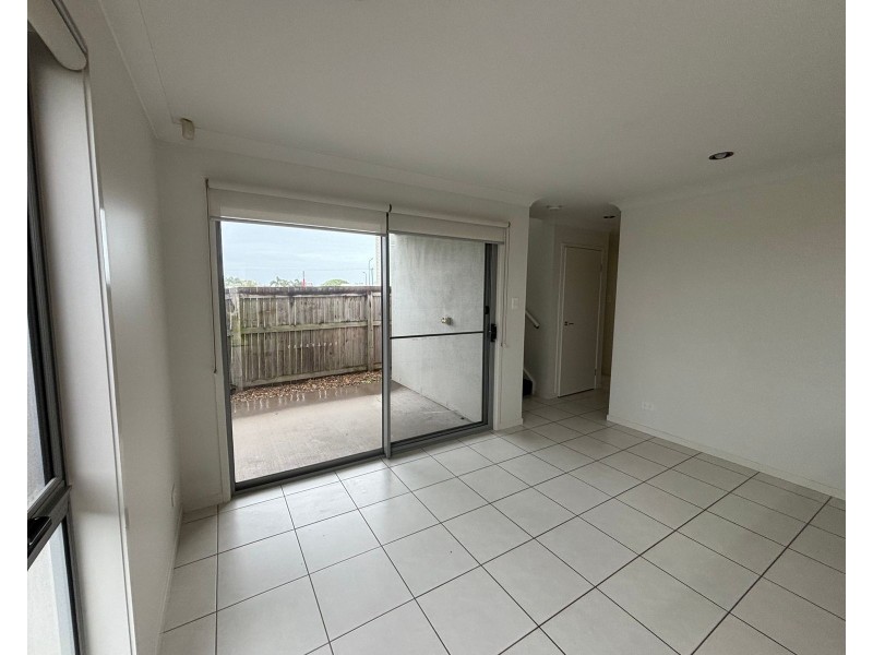 27 Northern Circuit, Rural View QLD 4740