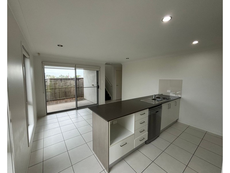 27 Northern Circuit, Rural View QLD 4740