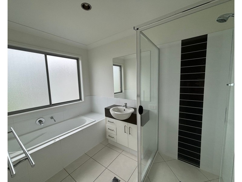 27 Northern Circuit, Rural View QLD 4740