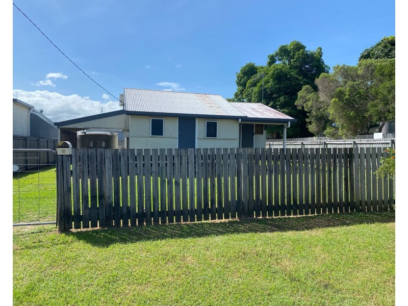 5 Place Avenue, Sarina QLD 4737