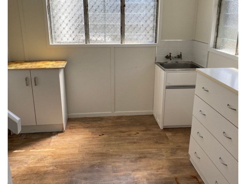 5 Place Avenue, Sarina QLD 4737