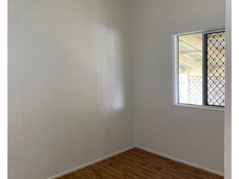 5 Place Avenue, Sarina QLD 4737