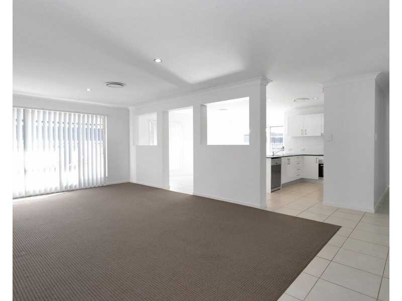 19 Dulcis Drive, Rural View QLD 4740