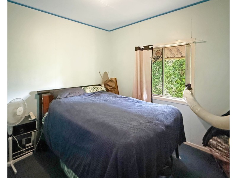 16 East Street, Sarina QLD 4737