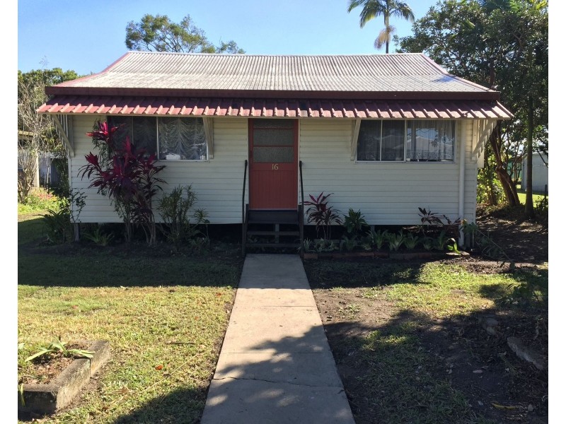 16 East Street, Sarina QLD 4737