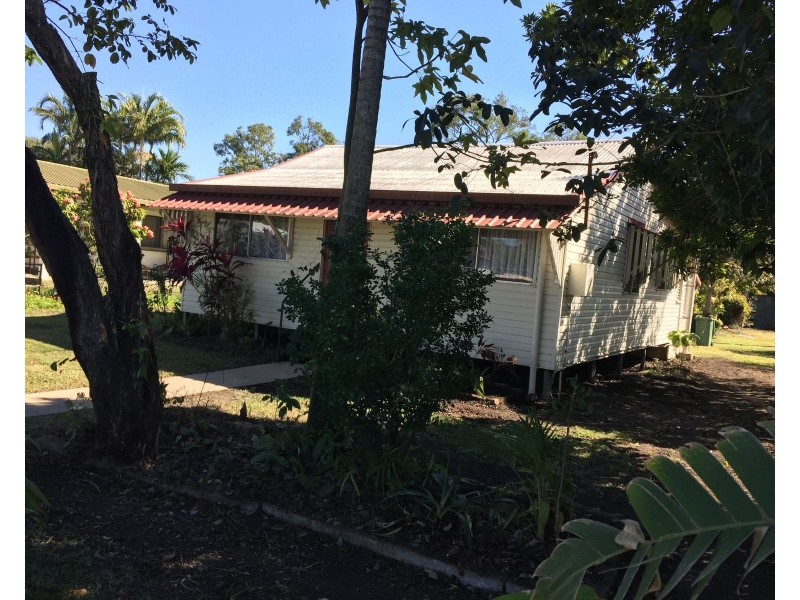 16 East Street, Sarina QLD 4737