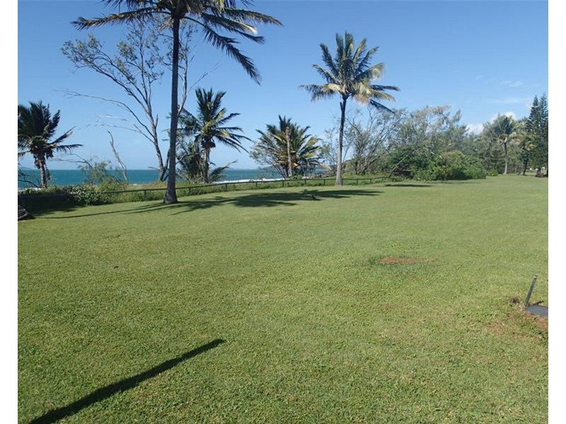 4/14 Owen Jenkins Drive, Sarina Beach QLD 4737