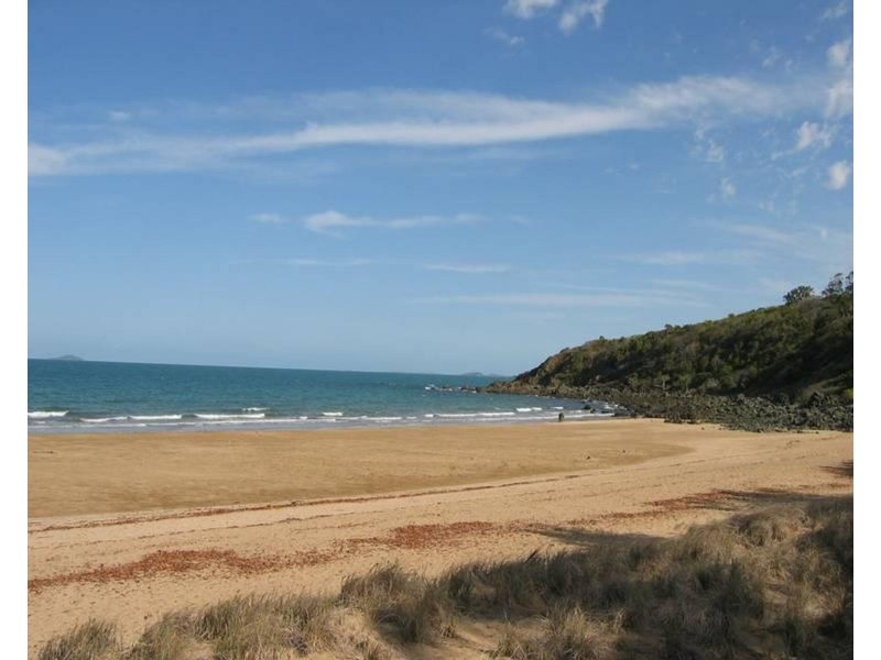 4/14 Owen Jenkins Drive, Sarina Beach QLD 4737