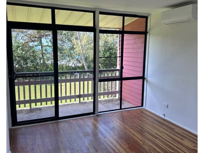 4/14 Owen Jenkins Drive, Sarina Beach QLD 4737