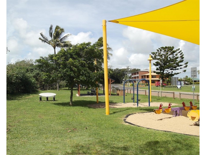 16 Owen Jenkins Drive, Sarina Beach QLD 4737