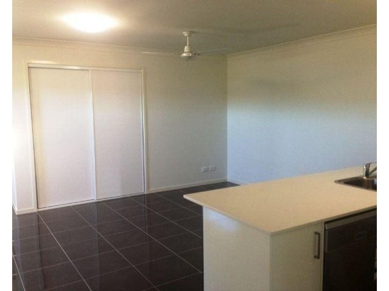 1/6 Lyam Place, Eimeo QLD 4740