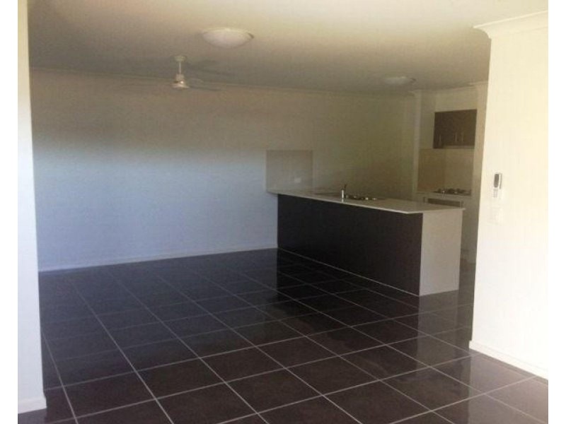 1/6 Lyam Place, Eimeo QLD 4740