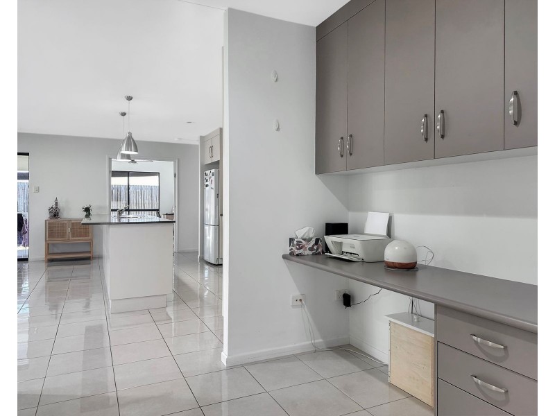 11 Aspen Street, Rural View QLD 4740