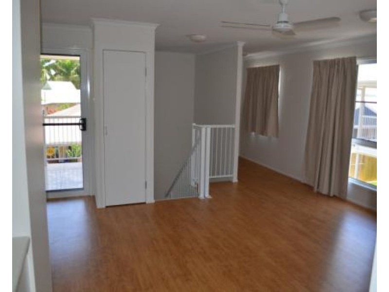 4/377 Shakespeare Street, West Mackay QLD 4740