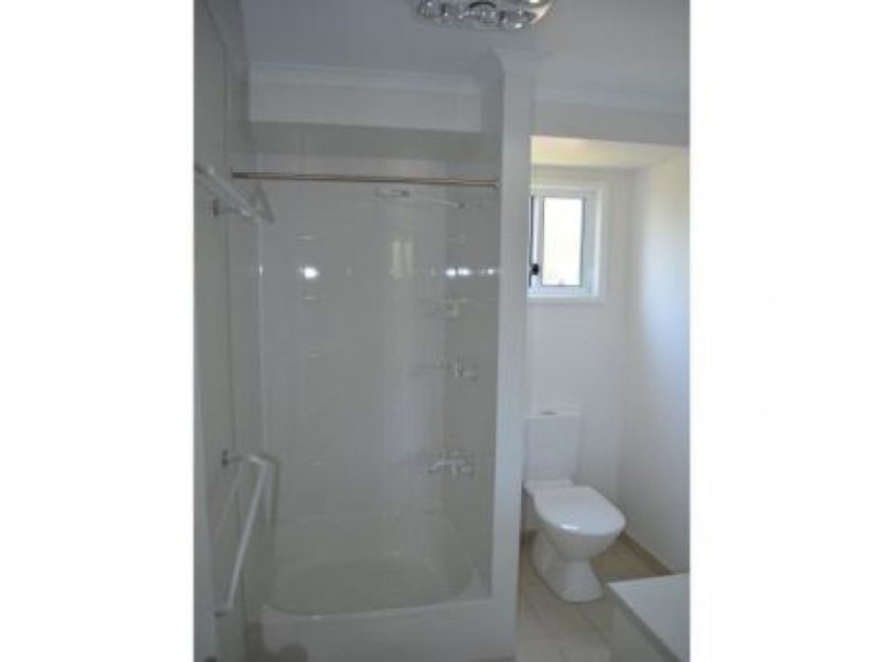 4/377 Shakespeare Street, West Mackay QLD 4740