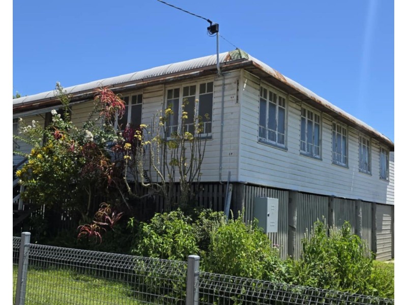 10 Central Street, Sarina QLD 4737