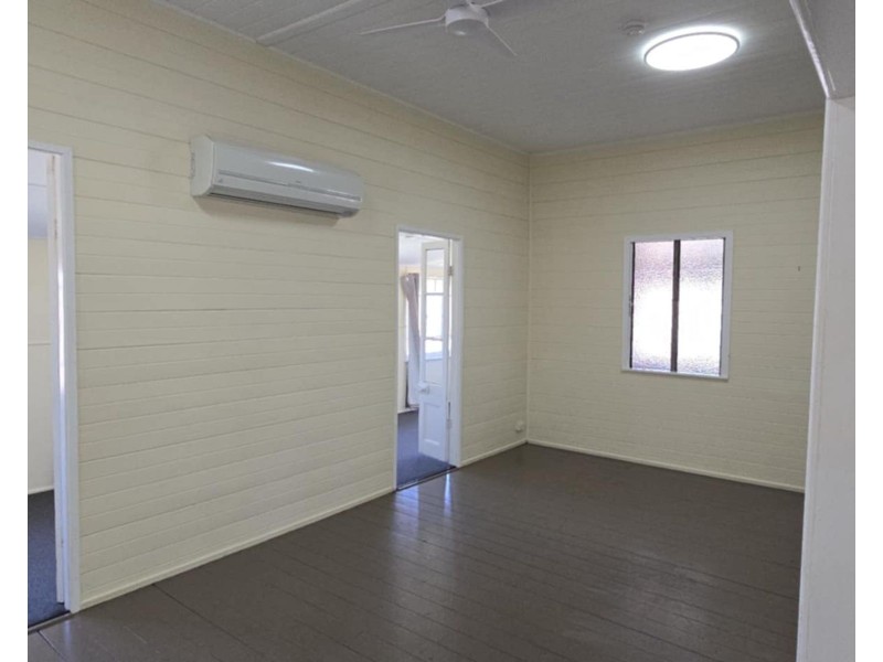 10 Central Street, Sarina QLD 4737