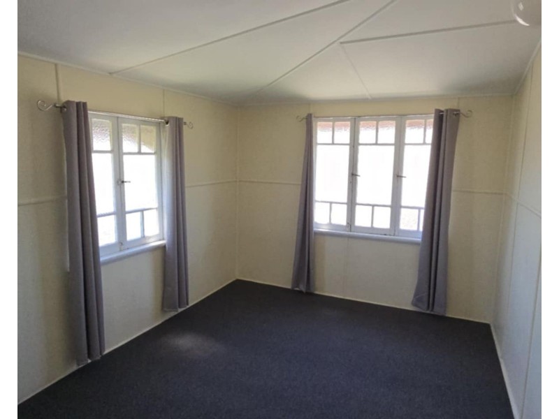 10 Central Street, Sarina QLD 4737