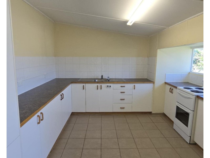 10 Central Street, Sarina QLD 4737