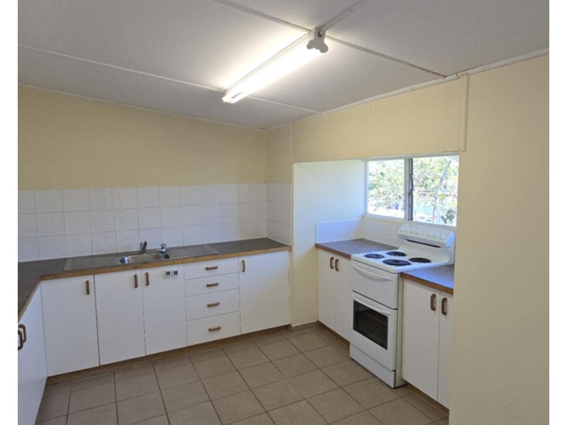 10 Central Street, Sarina QLD 4737