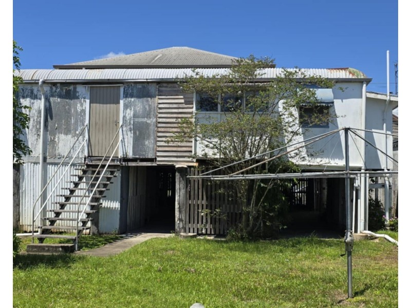 10 Central Street, Sarina QLD 4737