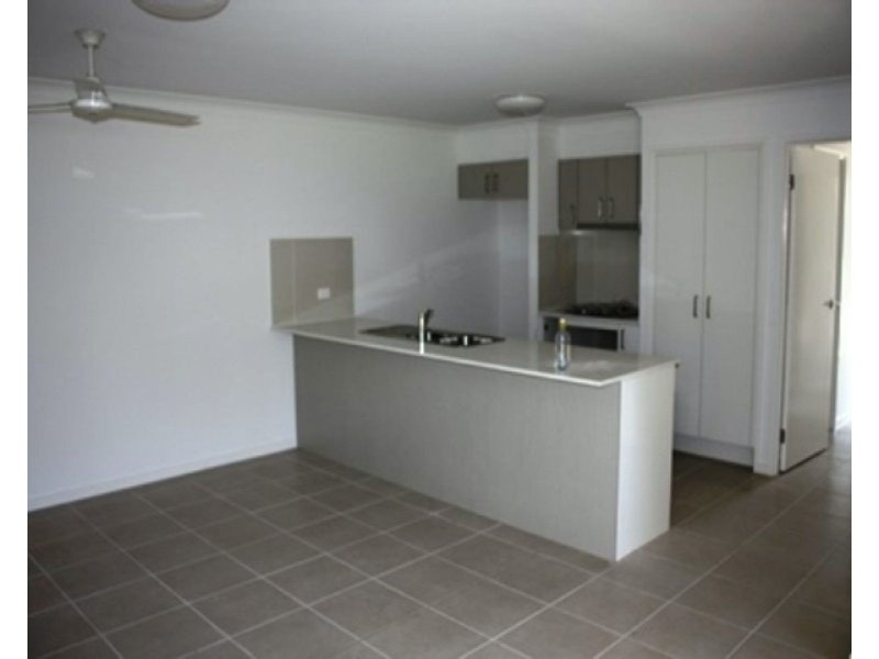 1/9 Swan Street, Armstrong Beach QLD 4737