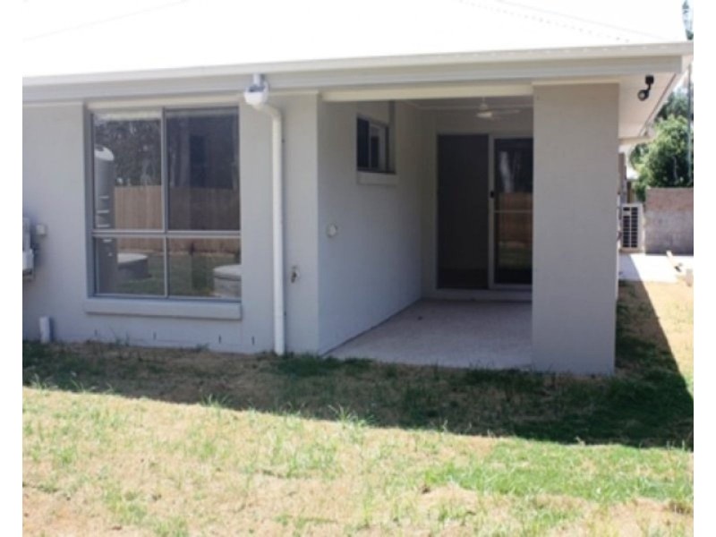 1/9 Swan Street, Armstrong Beach QLD 4737