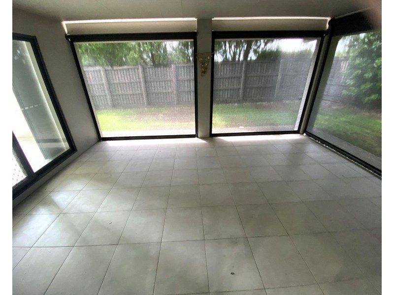 16 Woden Crescent, Ooralea QLD 4740