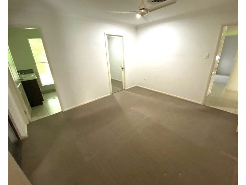 16 Woden Crescent, Ooralea QLD 4740