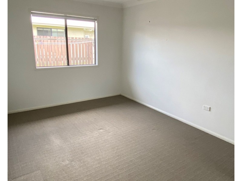 16 Woden Crescent, Ooralea QLD 4740