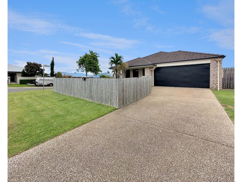 1 Crestview Crescent, Bucasia QLD 4750