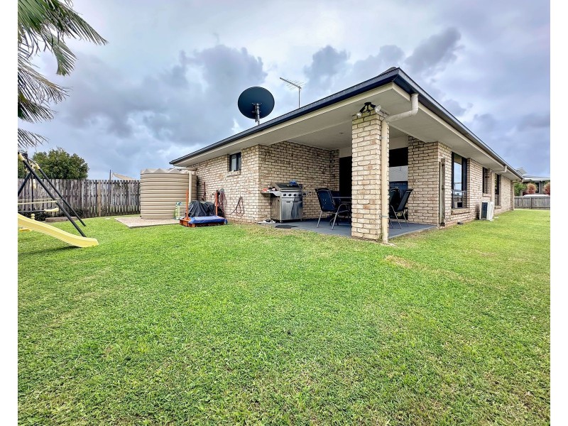 1 Crestview Crescent, Bucasia QLD 4750