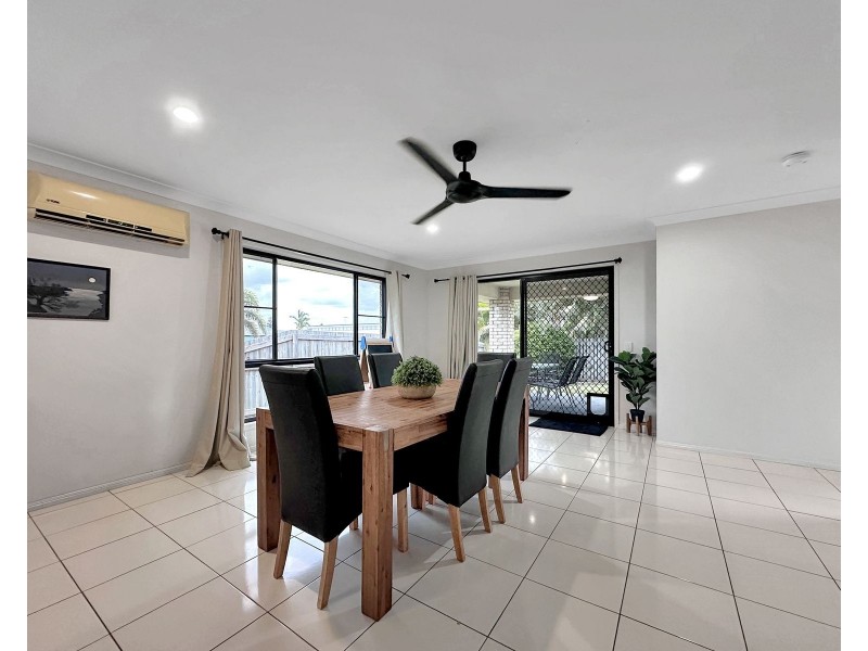 1 Crestview Crescent, Bucasia QLD 4750