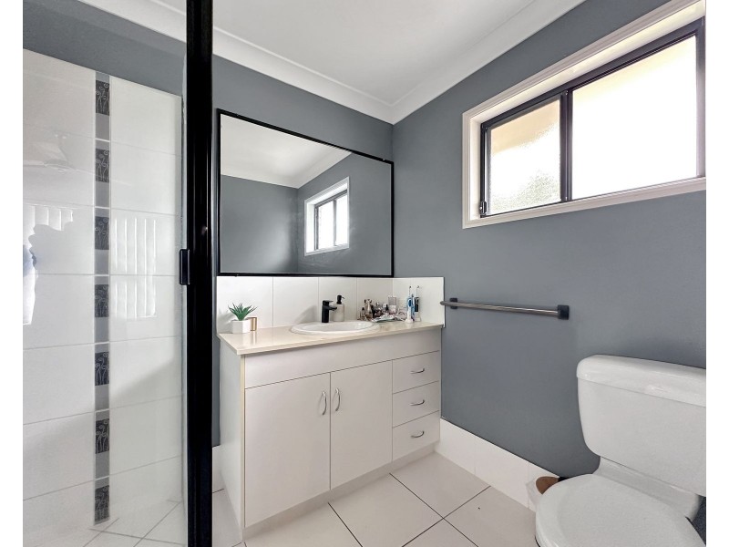 1 Crestview Crescent, Bucasia QLD 4750