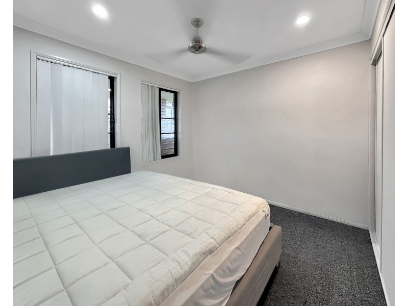 1 Crestview Crescent, Bucasia QLD 4750