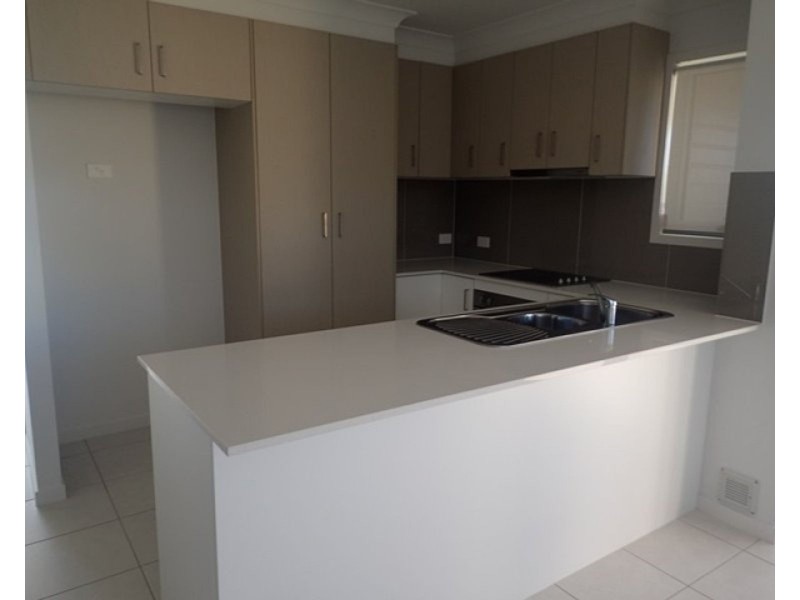 2/2 Billabong Crescent, Bakers Creek QLD 4740