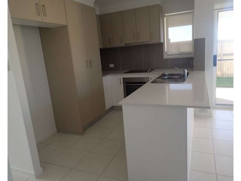 2/2 Billabong Crescent, Bakers Creek QLD 4740