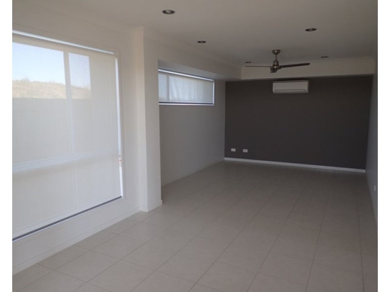 2/2 Billabong Crescent, Bakers Creek QLD 4740