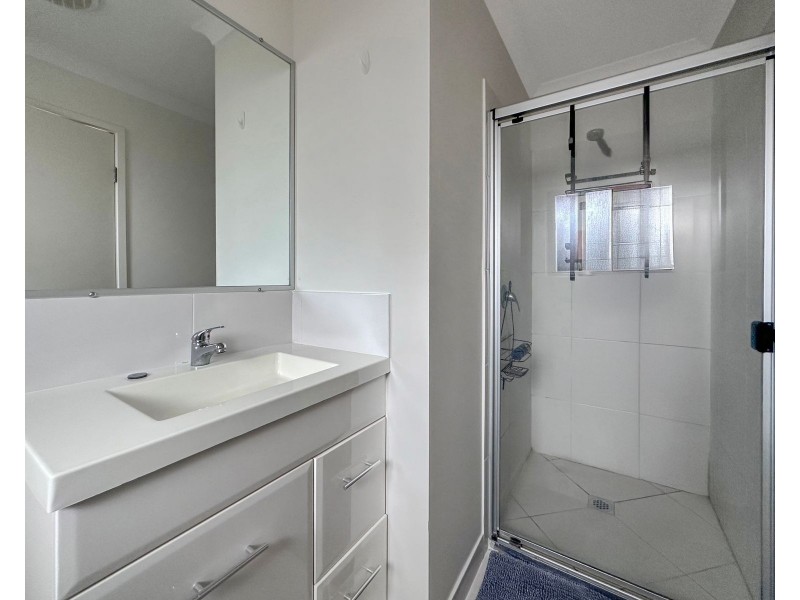 8 Antonia Court, Glenella QLD 4740