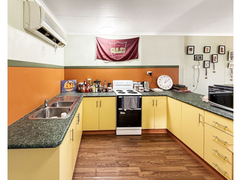 30 Langdon Street, Sarina QLD 4737