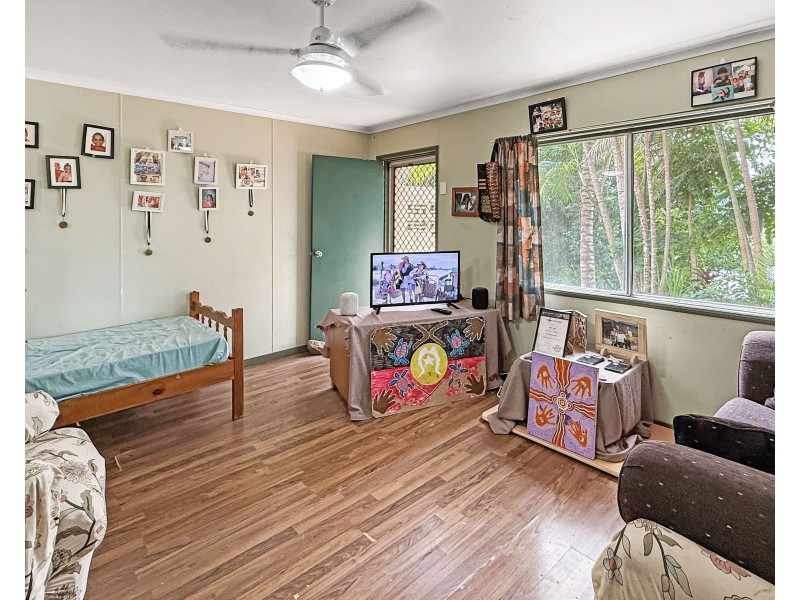 30 Langdon Street, Sarina QLD 4737