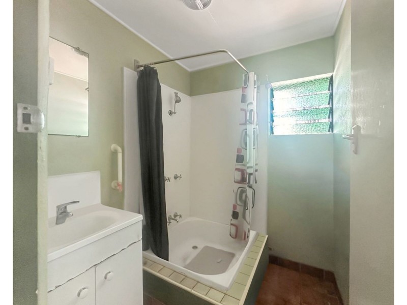 30 Langdon Street, Sarina QLD 4737