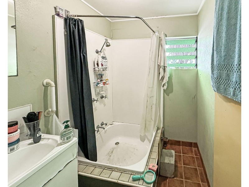 30 Langdon Street, Sarina QLD 4737