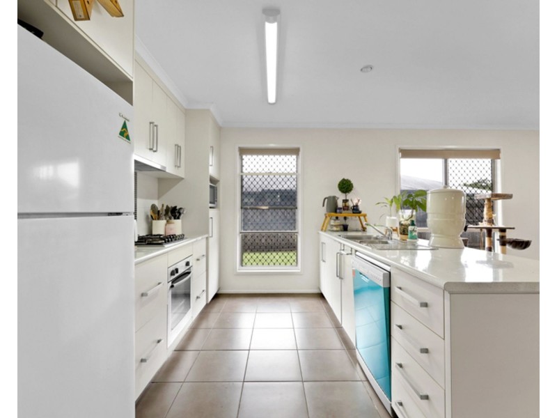 89 Montgomery Street, Rural View QLD 4740