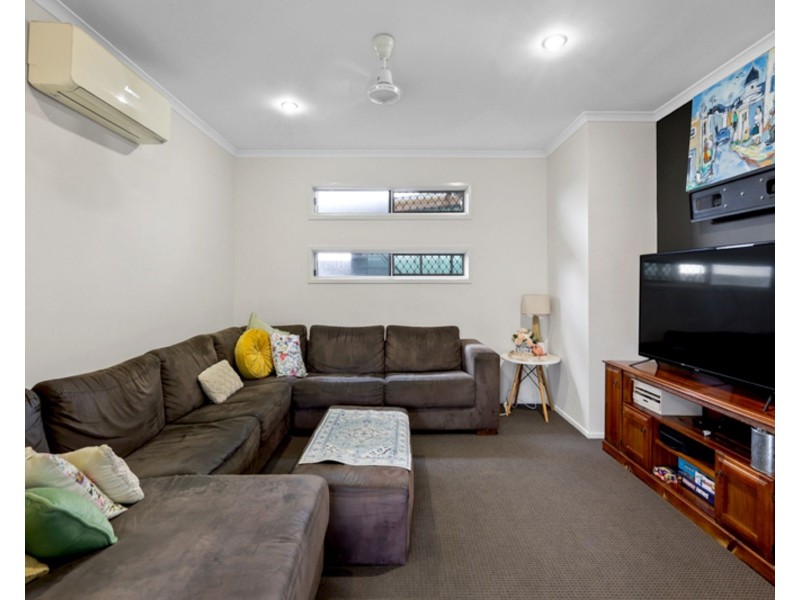 89 Montgomery Street, Rural View QLD 4740