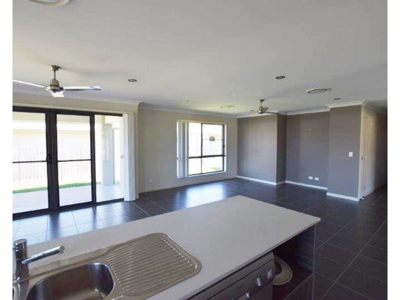 3-5 Highcrest Court, Bucasia QLD 4750