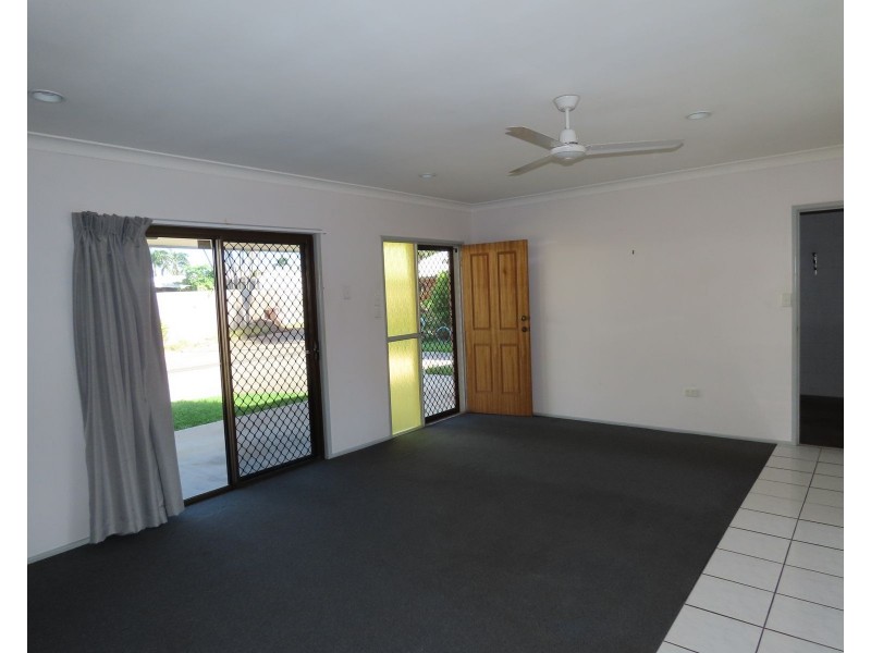 1/5 Tudor Court, Ooralea QLD 4740